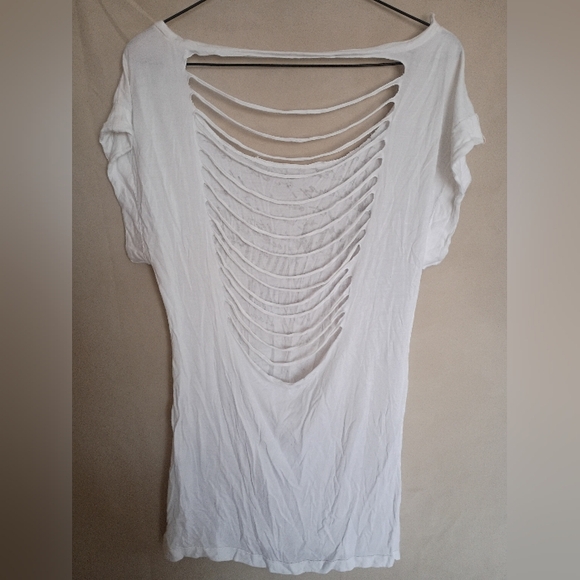 Guess Open Back Tee - Picture 5 of 5